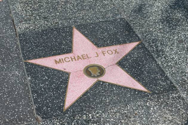 19 08 2024, AMERICA, USA, On the road in America, symbol picture, theme picture, various theme pictures, travel, travel impressions, travel features, United States of America, travel feature, in the picture Michael j Fox, star, Hollywood, Hollywood Boulevard, Los Angeles, City Sightseeing, Hop On Hop Off, Walk of Fame, USA, America,