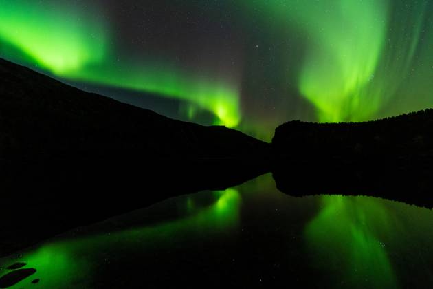 Northern Lights Aurora Borealis mirrors itself in a See, Rago National Park, Nordland, Norway, McPGUN McP Gun 2025 000173 McPGUN