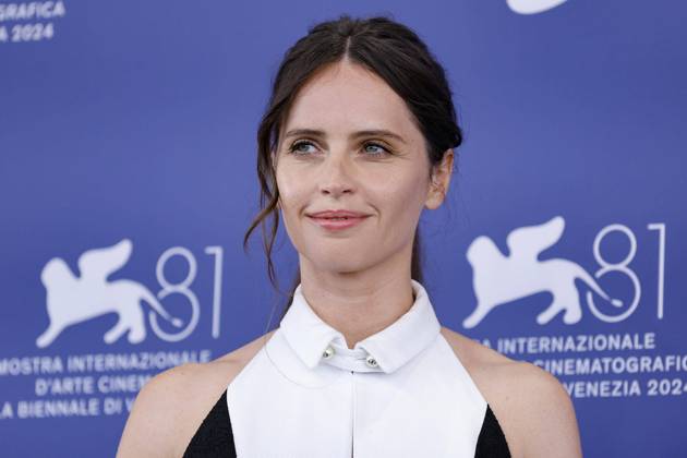 September 1, 2024, Venice, ITALY: British actor Felicity Jones poses at a photocall of ˜The Brutalist™ at the 81st annual Venice International Film Festival, in Venice, Italy, 1 September 2024. The movie is presented in the official competition Venezia 81 at the festival running from 28 August to 07 September 2024. ANSA FABIO FRUSTACI Venice ITALY  - ZUMAa110 20240901_zaf_a110_034 Copyright: xFabioxFrustacix