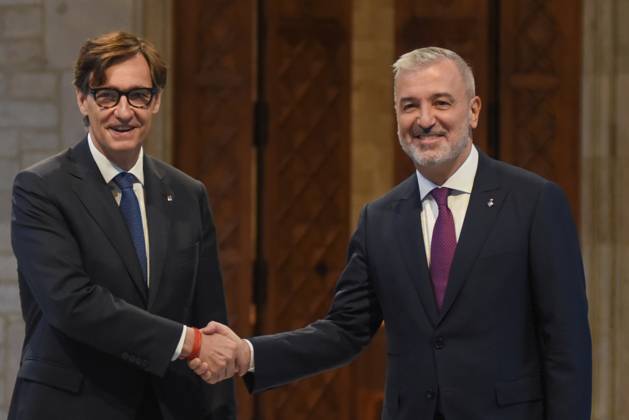 First institutional meeting between Illa and Collboni in Barcelona The president of the Generalitat, Salvador Illa, and the mayor of Barcelona, Jaume Collboni, during their first institutional meeting, at the Palau de la Generalitat, on September 4, 2024, in Barcelona, Catalunya Espana On August 23 they had a more informal meeting in which Collboni urged the head of the Catalan executive in the PSC to maintain the decree of the ERC Government in order to give legal coverage to the elimination of tourist apartments in the city of Barcelona 04 SEPTEMBER 2024 Barcelona Barcelona Barcelona Espana  Copyright: xAlbertoxParedesx 6191417
