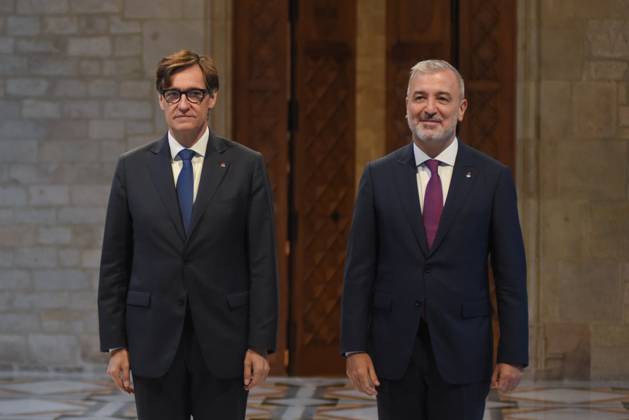 First institutional meeting between Illa and Collboni in Barcelona The president of the Generalitat, Salvador Illa, and the mayor of Barcelona, Jaume Collboni, during their first institutional meeting, at the Palau de la Generalitat, on September 4, 2024, in Barcelona, Catalunya Espana On August 23 they had a more informal meeting in which Collboni urged the head of the Catalan executive in the PSC to maintain the decree of the ERC Government in order to give legal coverage to the elimination of tourist apartments in the city of Barcelona 04 SEPTEMBER 2024 Barcelona Barcelona Barcelona Espana  Copyright: xAlbertoxParedesx 6191420