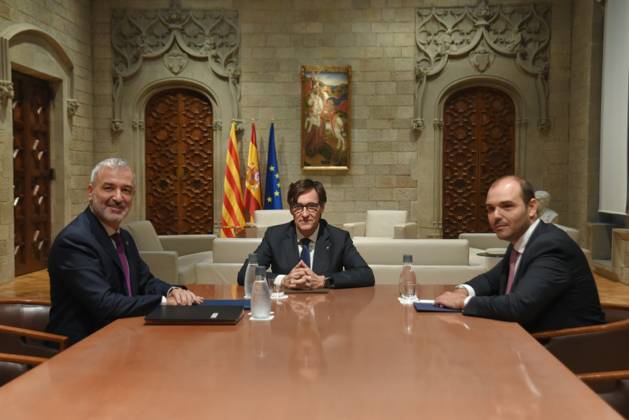 First institutional meeting between Illa and Collboni in Barcelona The president of the Generalitat, Salvador Illa, and the mayor of Barcelona, Jaume Collboni, during their first institutional meeting, at the Palau de la Generalitat, on September 4, 2024, in Barcelona, Catalunya Espana On August 23 they had a more informal meeting in which Collboni urged the head of the Catalan executive in the PSC to maintain the decree of the ERC Government in order to give legal coverage to the elimination of tourist apartments in the city of Barcelona 04 SEPTEMBER 2024 Barcelona Barcelona Barcelona Espana  Copyright: xAlbertoxParedesx 6191424