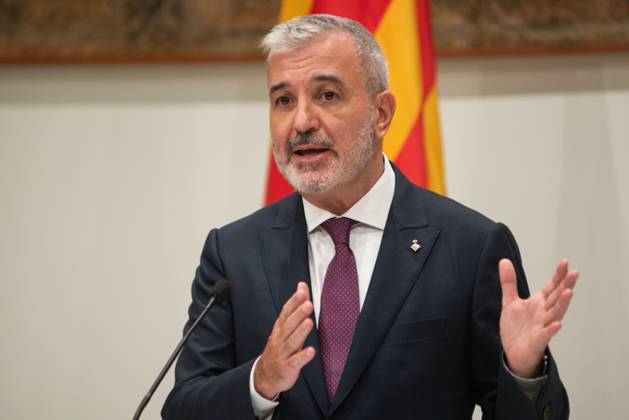 First institutional meeting between Illa and Collboni in Barcelona The Mayor of Barcelona, Jaume Collboni, gives a press conference after their first institutional meeting, at the Palau de la Generalitat, on September 4, 2024, in Barcelona, Catalonia Spain Last August 23 they had a more informal meeting in which Collboni urged the head of the Catalan executive in the PSC to maintain the decree of the ERC Government in order to give legal coverage to the elimination of tourist apartments in the city of Barcelona 04 SEPTEMBER 2024 Barcelona Barcelona Barcelona Spain  Copyright: xAlbertoxParedesx 6191789