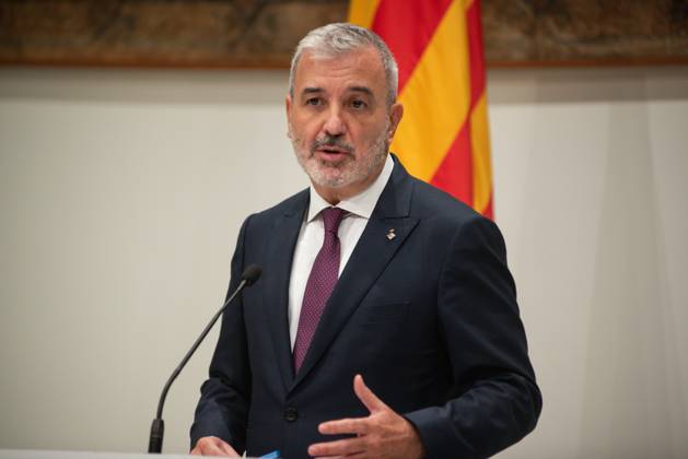 First institutional meeting between Illa and Collboni in Barcelona The Mayor of Barcelona, Jaume Collboni, gives a press conference after their first institutional meeting, at the Palau de la Generalitat, on September 4, 2024, in Barcelona, Catalonia Spain Last August 23 they had a more informal meeting in which Collboni urged the head of the Catalan executive in the PSC to maintain the decree of the ERC Government in order to give legal coverage to the elimination of tourist apartments in the city of Barcelona 04 SEPTEMBER 2024 Barcelona Barcelona Barcelona Spain Copyright: xAlbertoxParedesx 6191792
