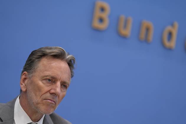 Holger Münch, President of the Federal Criminal Police Office Federal Situation Report on Organized Crime 2023, Federal Minister of the Interior Nancy Faeser, Holger Münch, President of the Federal Criminal Police Office BKA at the Federal Press Conference Berlin Berlin GER