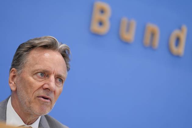 Holger Münch, President of the Federal Criminal Police Office Federal Situation Report on Organized Crime 2023, Federal Minister of the Interior Nancy Faeser, Holger Münch, President of the Federal Criminal Police Office BKA at the Federal Press Conference Berlin Berlin GER