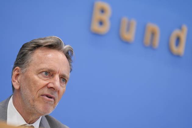 Holger Münch, President of the Federal Criminal Police Office Federal Situation Report on Organized Crime 2023, Federal Minister of the Interior Nancy Faeser, Holger Münch, President of the Federal Criminal Police Office BKA at the Federal Press Conference Berlin Berlin GER