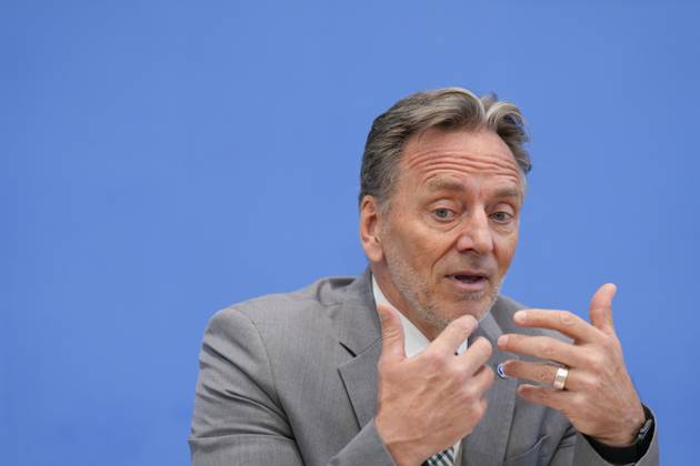 Holger Münch, President of the Federal Criminal Police Office Federal Situation Report on Organized Crime 2023, Federal Minister of the Interior Nancy Faeser, Holger Münch, President of the Federal Criminal Police Office BKA at the Federal Press Conference Berlin Berlin GER