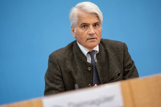 Federal Press Conference in Berlin Presentation 5 Joint Report Discrimination in Germany Mehmet Daimagüler, Federal Commissioner against Antigypsyism and for the Life of Sinti and Roma in Germany Federal Press Conference in Berlin Presentation 5 Joint Re