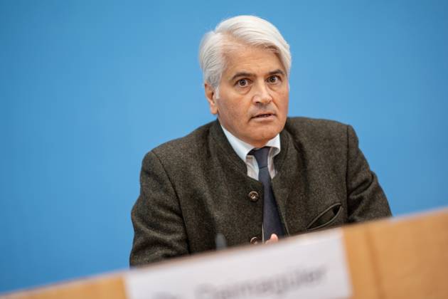 Federal Press Conference in Berlin Presentation 5 Joint Report Discrimination in Germany Mehmet Daimagüler, Federal Commissioner against Antigypsyism and for the Life of Sinti and Roma in Germany Federal Press Conference in Berlin Presentation 5 Joint Re