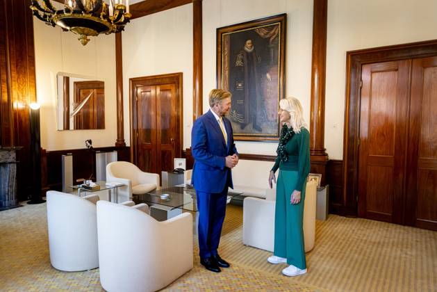 11-09-2024 Palace King Willem-Alexander during a meeting with Mona Keijzer Minister van Volkshuisvesting en Ruimtelijke Ordening at palace Noordeinde in The Hague. Â  Copyright: xPPEx