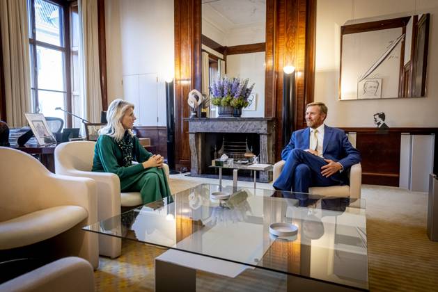 11-09-2024 Palace King Willem-Alexander during a meeting with Mona Keijzer Minister van Volkshuisvesting en Ruimtelijke Ordening at palace Noordeinde in The Hague. Â  Copyright: xPPEx