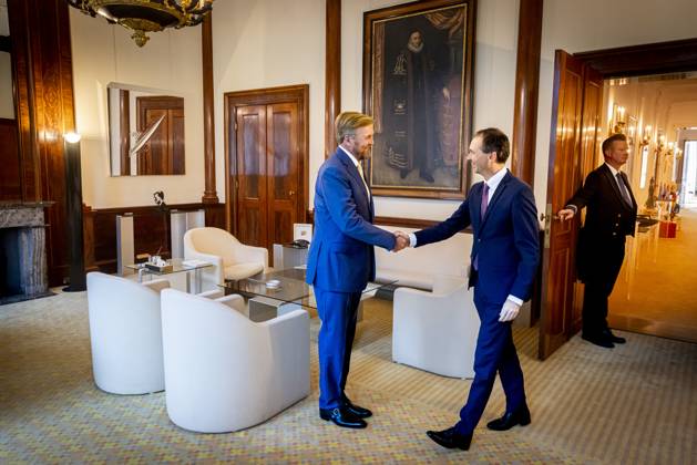 11-09-2024 Palace King Willem-Alexander during a meeting with minister Eddy van Hijum is minister van Sociale Zaken en Werkgelegenheid at palace Noordeinde in The Hague. Â  Copyright: xPPEx