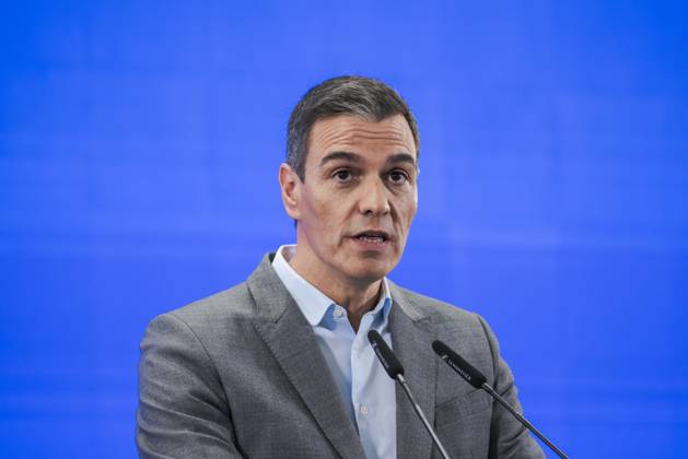 Spanish Prime Minister Pedro Sánchez in Madrid, Spain - 12 Sep 2024 Spanish Prime Minister, Pedro Sanchez presented the new campaign titled Public transport, do you get it? aimed at promoting the use of public transport. The event was also attended by the Minister of Transport and Sustainable Mobility, Oscar Puente. This initiative is part of the government s efforts to encourage more sustainable mobility, reducing the use of private vehicles, thereby lowering emissions and easing traffic congestion in major cities. Madrid Spain Copyright: xGuillermoxGutierrezxCarrascalx xSOPAxImagesx 2024_09_12_PS_Transporte_10