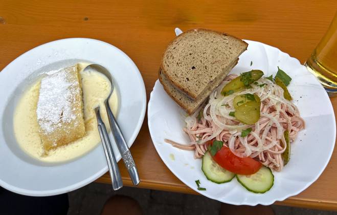 08 09 2024, Near Wertach in the Allgäu, Mountain hiking in the Reuterwanne to the Reuter Alpe and Alpe Stubental Hearty snack with sausage salad and apple strudel with vanilla sauce 08 09 2024, Wertach in the Allgäu 08 09 2024, Wertach in the Allgäu