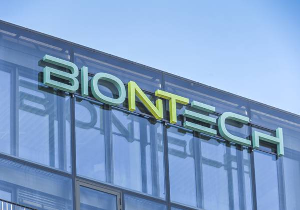 Biontech, VoltAir office and commercial building complex, Alexanderstrasse, Mitte, Berlin, Germany