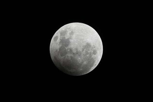 CAXIAS DO SUL, RS - 17.09.2024: ECLIPSE LUNAR CAXIAS DO SUL - Image of the full moon with eclipse, seen in Caxias do Sul, RS, this Tuesday (17). x2615766x AntônioxMachado