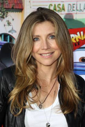 arrives at the Cars Land Grand Opening ANAHEIM - JUN 13: Sarah Chalke arrives at the Cars Land Grand Opening at California Adventure on June 13, 2012 in Anaheim, CA Anaheim CA USA EDITORIAL USE ONLY Copyright: xx HPAx khphotos426711