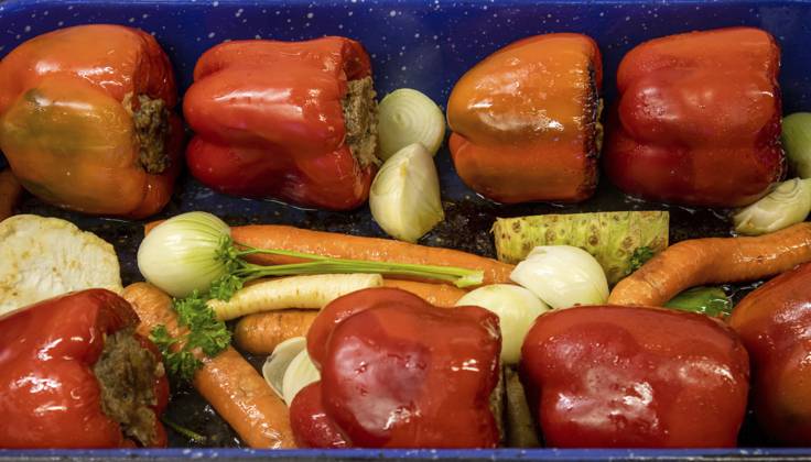 Kochen gefüllte Paprika Cooking stuffed peppers Copyright: imageBROKER danielxkuehne ibxiqx11252123.jpg