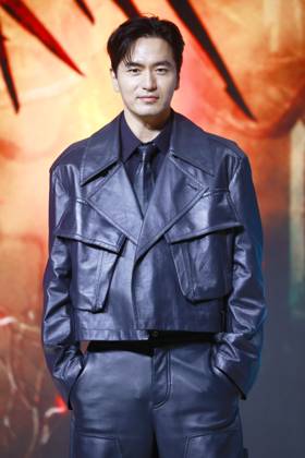 S. Korean actor Lee Jin-wook S. Korean actor Lee Jin-wook South Korean actor Lee Jin-wook, who stars in the drama Sweet Home Season 3, an original series by Netflix, poses for a photo during a publicity event in Seoul on July 17, 2024. The 8-episode series will be released worldwide on July 19. (Yonhap) 2024-07-17 17:19:13 < 1980-2024 YONHAPNEWS AGENCY. .> ¼¿ïƯº°½Ã EDITORIAL USE ONLY Copyright: xx PYH2024071710790034400 YonhapxNewsx yonphotos232796