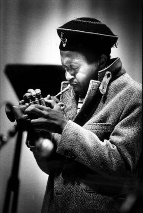 American trumpeter jazz musician Don Cherry plays concert in Lund City Hall Oct 1985 Cherry Don music USA Music Instrument Blas Trumpet Jazz 1985 c Per Anders Jörgensen Sydsvenskan IBL Lund x2503x  Copyright: xPer-AndersxJörgensenx xSydsvenskanx xIBLxBildbyrax