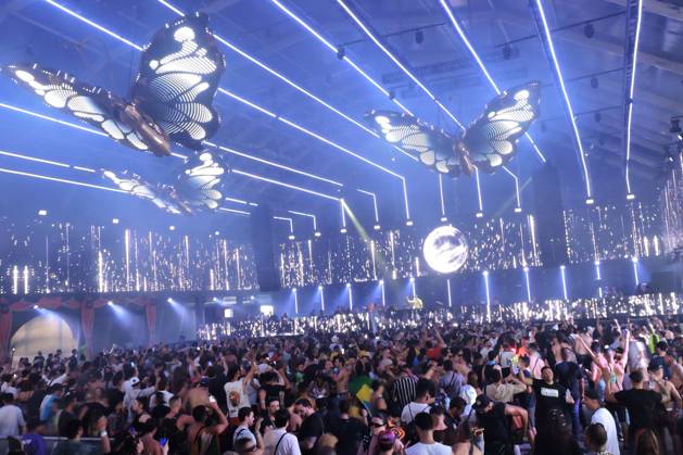 RECORD DATE NOT STATED Tomorrowland Brazil opens at Maeda Farm in Itu Itu(SP,), 10 11 2024 - ENTERTAINMENT FESTIVALS TOMORROWLAND - Movement of audiences and DJs on the first day of Tomorrowland Brasil, an electronic music festival that brings together thousands of people at Fazenda Maeda in Itu, in the interior of Sao Paulo. (Foto: Leandro Chemalle Thenews2 imago images) Tomorrowland Brazil opens at Maeda Farm in Itu  Copyright: xLeandroxChemallex
