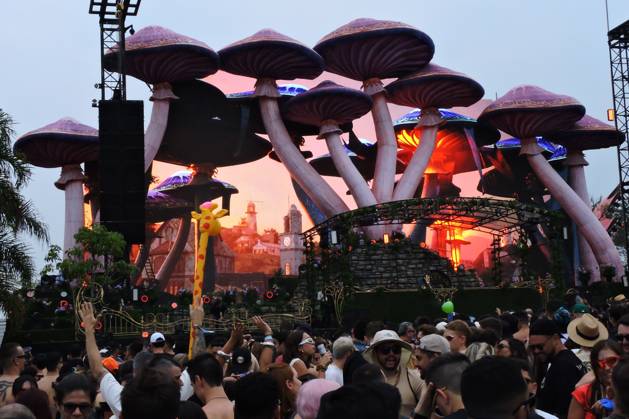 RECORD DATE NOT STATED Tomorrowland Brazil opens at Maeda Farm in Itu Itu(SP,), 10 11 2024 - ENTERTAINMENT FESTIVALS TOMORROWLAND - Movement of audiences and DJs on the first day of Tomorrowland Brasil, an electronic music festival that brings together thousands of people at Fazenda Maeda in Itu, in the interior of Sao Paulo. (Foto: Leandro Chemalle Thenews2 imago images) Tomorrowland Brazil opens at Maeda Farm in Itu  Copyright: xLeandroxChemallex