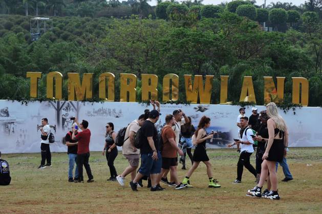 RECORD DATE NOT STATED Dubdogz and DJ Carola play on the Main Stage at Tomorrowland Brazil Itu(SP), 10 11 2024 - ENTERTAINMENT FESTIVALS TOMORROWLAND - At the end of the afternoon this Friday, the Brazilian DJ duo Dubdogz and DJ Carola excited the audience on the main stage of Tomorrowland Brasil at Fazenda Maeda in Itu, in the interior of Sao Paulo. (Foto: Leandro Chemalle Thenews2 imago images) Dubdogz and DJ Carola play on the Main Stage at Tomorrowland Brazil  Copyright: xLeandroxChemallex