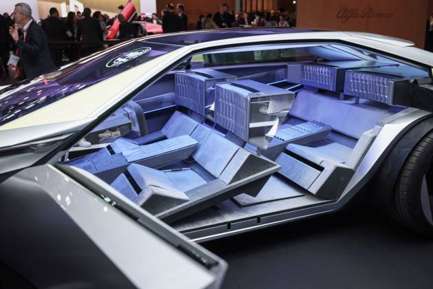 News Bilder des Tages Paris, France le 14 octobre 2024 - Mondial de l Automobile 2024, 90 eme edition - Paris Motor Show 2024, 90th edition - Ici la Peugeot Inception concept  Copyright: xLucxNoboutx
