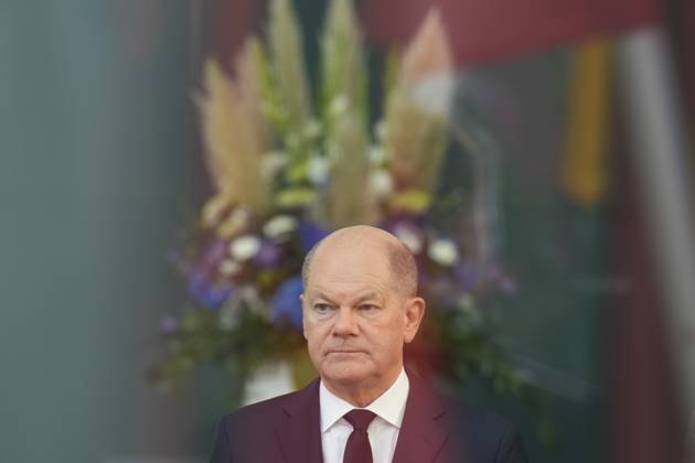 Berlin Process Summit in the Chancellery Chancellor Scholz receives EU representatives and heads of state and government of the six Western Balkan states at the summit Chancellor Olaf Scholz waits for his guests, photographed through the window Berlin Berlin GER