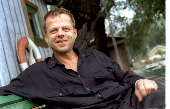 19970825 Injured player Krister Henriksson sitting on a bench STOCKHOLM SWEDEN x57x  Copyright: xErichxSteringx KRISTER HENRIKSSON