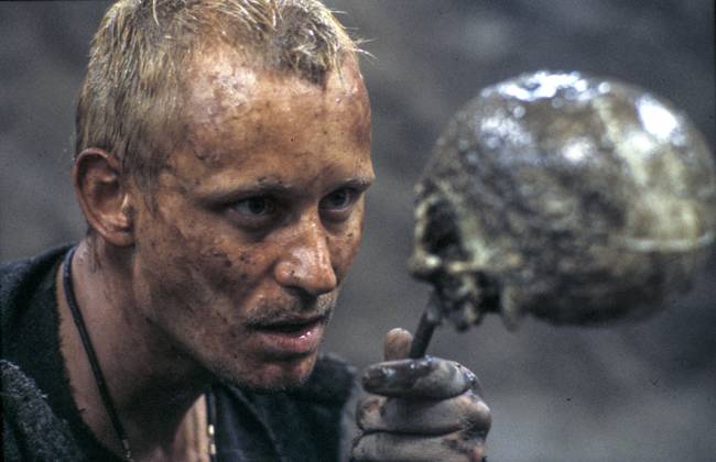 ARCHIVE 19840518 THE TRAGIC STORY OF HAMLET PRINCE OF DENMARK TV movie in two parts directed by Ragnar Lyth First broadcast 1985 01 07 Here, the actor Stellan Skarsgard, as Prince Hamlet, is seen with a skull during filming Sweden sp sw x5600x  Copyright: xBertilxS-sonxAbergx xSVTx HAMLET
