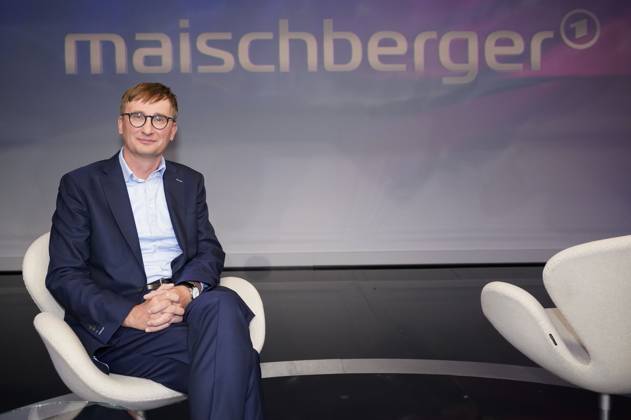 Sönke Neitzel on the ARD talk show maischberger in Studio Berlin Adlershof Berlin, 16 10 2024 Foto:xT.xBartillax xFuturexImagex maischberger1610_4019
