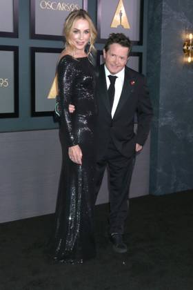 USA - 13th Governors Awards - Century City LOS ANGELES - NOV 19: Tracy Pollan, Michael J Fox at the 13th Governors Awards at Fairmont Century Plaza Hotel on November 19, 2022 in Century City, CA Century City CA USA EDITORIAL USE ONLY Copyright: x 2022xKathyxHutchinsx xHutchinsxPhotox HutchinsxPhotox khphotos819583