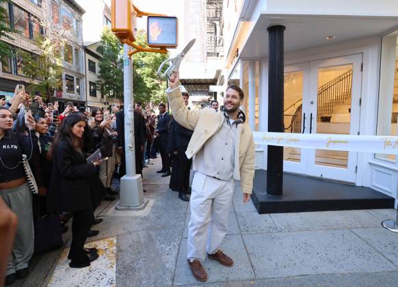 Jacquemus Opening Store - New York French designer Simon Porte Jacquemus attends the Ribbon Cutting Ceremony of his opening store in Soho, New York on October 18, 2024. Photo by Charles Guerin ABACAPRESS.COM New York NY  Copyright: xGuerinxCharles ABACAx