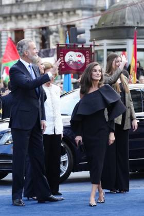 Princess Of Asturias Awards 2024 Ceremony - Oviedo King Felipe VI of Spain, Queen Letizia of Spain, Crown Princess Leonor, Princess Sofia, Queen Sofia of Spain arrival at Campoamor Theatre for the Ceremony during Princess of Asturias Awards 2024 on October 25, 2024 in Oviedo, Spain by Archie Andrews ABACAPRESS.COM Oviedo Asturias Spain  Copyright: xAndrewsxArchie ABACAx