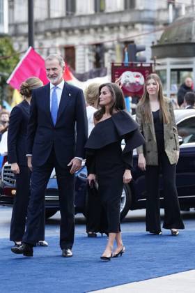 Princess Of Asturias Awards 2024 Ceremony - Oviedo King Felipe VI of Spain, Queen Letizia of Spain, Crown Princess Leonor, Princess Sofia, Queen Sofia of Spain arrival at Campoamor Theatre for the Ceremony during Princess of Asturias Awards 2024 on October 25, 2024 in Oviedo, Spain by Archie Andrews ABACAPRESS.COM Oviedo Asturias Spain  Copyright: xAndrewsxArchie ABACAx