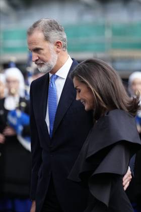 Princess Of Asturias Awards 2024 Ceremony - Oviedo King Felipe VI of Spain, Queen Letizia of Spain arrival at Campoamor Theatre for the Ceremony during Princess of Asturias Awards 2024 on October 25, 2024 in Oviedo, Spain by Archie Andrews ABACAPRESS.COM Oviedo Asturias Spain  Copyright: xAndrewsxArchie ABACAx