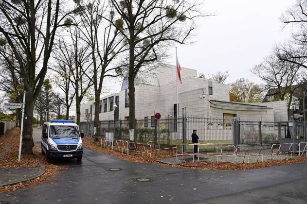 Protest action in front of the Embassy of the Islamic Republic of Iran after the execution of the German Iranian Jamshid Sharmahd Berlin, 29 10 2024 Foto:xF.xKernx xFuturexImagex iran_protest_4003