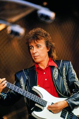 The Rolling Stones, Konzert der berühmten britischen Rockband in Deutschland, 1990, Bild: Bill Wyman, Rolling Stones Bassist on stage Copyright: HartwigxValdmanis Nur redaktionelle Nutzung. Editorial usage only. VAL_7205004296