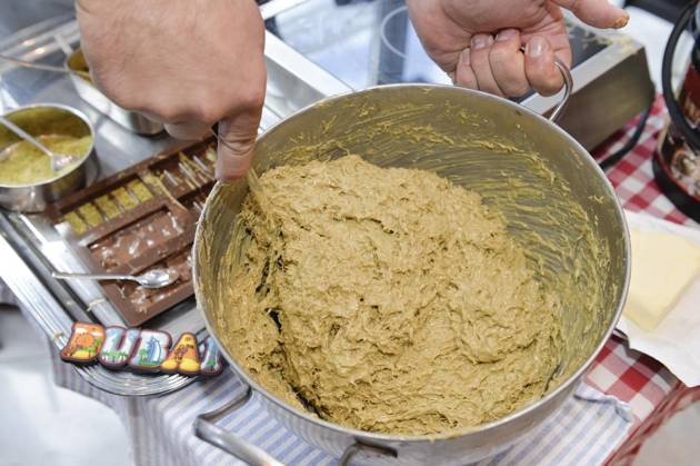 Moers Restaurant Culinario launches a series of workshops on making Dubai chocolate FOR EDITORIAL PURPOSES ONLY EDITORIAL USE ONLY p Dubai chocolate ingredients on Sunday, 17 11 2024, at the Dubai Chocolate Workshop in Moers Germany NRW Moers Copyright OleksandrxVoskresenskyi Copyright: OleksandrxVoskresenskyi doc7y3d8i8whurf81j4bob ,EDITORIAL USE ONLY Copyright: OleksandrxVoskresenskyi