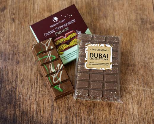 20 11 2024, Trend Dubai chocolate, Here is one homemade chocolate on the left and two from the retailer, each with pistachio filling 20 11 2024, Trend Dubai chocolate 20 11 2024, Trend Dubai chocolate