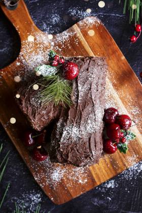 Buche de Noel Christmas Yule Log Cake. Buche de Noel Christmas Yule Log Cake. Copyright: xMilleflorexImagesx MIL120824-3