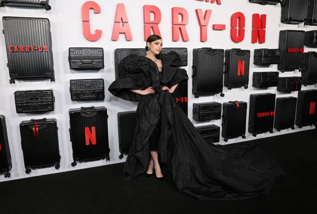 LOS ANGELES, CA - DECEMBER 5: Sofia Carson at the Netflix Premiere of Carry-On at The Egyptian Theater in Los Angeles, California on December 5, 20224. Copyright: xFayexSadoux