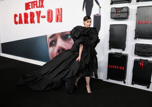 LOS ANGELES, CA - DECEMBER 5: Sofia Carson at the Netflix Premiere of Carry-On at The Egyptian Theater in Los Angeles, California on December 5, 20224. Copyright: xFayexSadoux