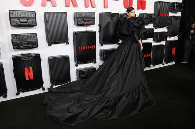 LOS ANGELES, CA - DECEMBER 5: Sofia Carson at the Netflix Premiere of Carry-On at The Egyptian Theater in Los Angeles, California on December 5, 20224. Copyright: xFayexSadoux