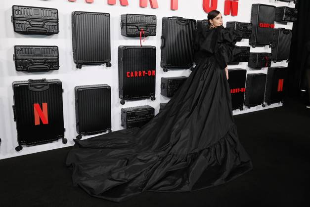 LOS ANGELES, CA - DECEMBER 5: Sofia Carson at the Netflix Premiere of Carry-On at The Egyptian Theater in Los Angeles, California on December 5, 20224. Copyright: xFayexSadoux