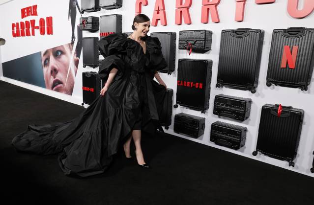 LOS ANGELES, CA - DECEMBER 5: Sofia Carson at the Netflix Premiere of Carry-On at The Egyptian Theater in Los Angeles, California on December 5, 20224. Copyright: xFayexSadoux