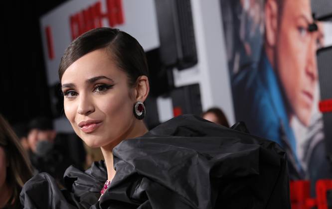 LOS ANGELES, CA - DECEMBER 5: Sofia Carson at the Netflix Premiere of Carry-On at The Egyptian Theater in Los Angeles, California on December 5, 20224. Copyright: xFayexSadoux