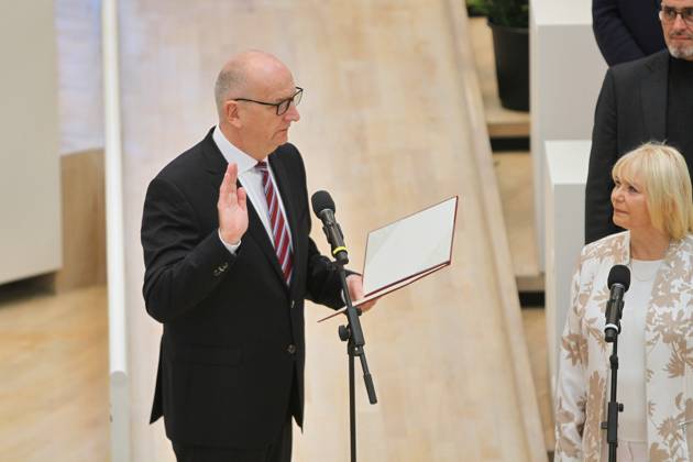 Potsdam, Brandenburg, Germany, 11 12 2024 Brandenburg State Parliament Election of the Minister President Dietmar Woidke, SPD, is sworn in after his re-election in the second round of voting Copyright: xdtsxNachrichtenagenturx dts_53572